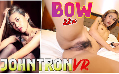 JohnTronVR: Señora de masaje de pecho plano hace su primer porno!