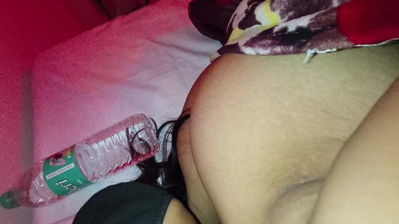 Khushi - XX: 熟女用手铐和背射惊喜。