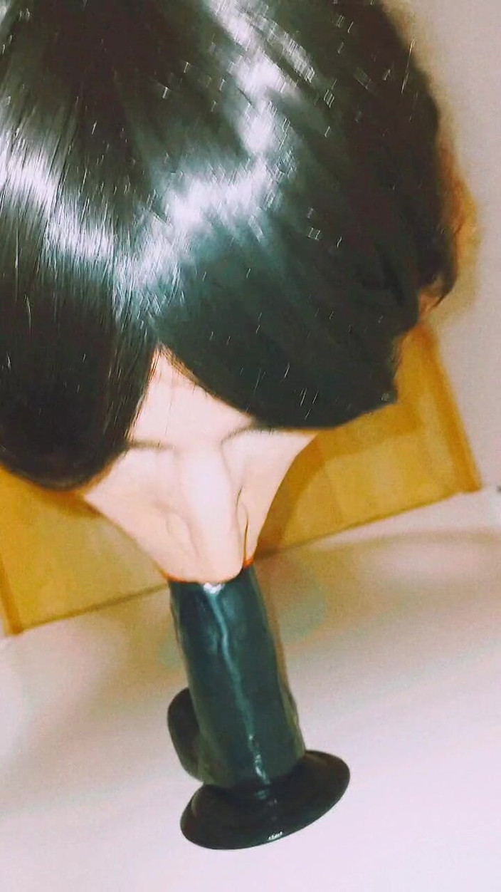 Tammy sissy slave: Trénink s dildem