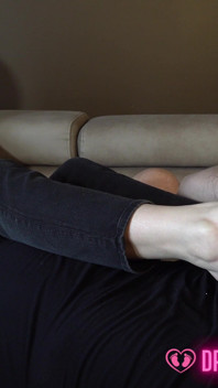 Liu's Sweaty Feet Challenge - (dreamgirls in Socks)