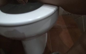 My Stepson Follows Me to See How I Piss From My Hairy Pussy
