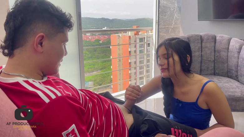 JazminPalvin: Tarde do Cinema com Minha Jovem Meia-irmã e acabamos fodendo...