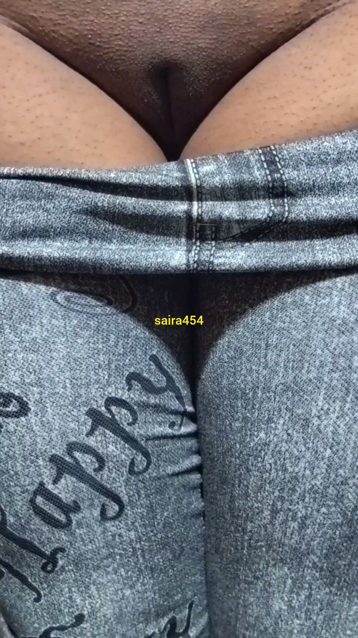 saira454: India caliente hermosa hermanastra, perfecto cuerpo y coño, sexy video...