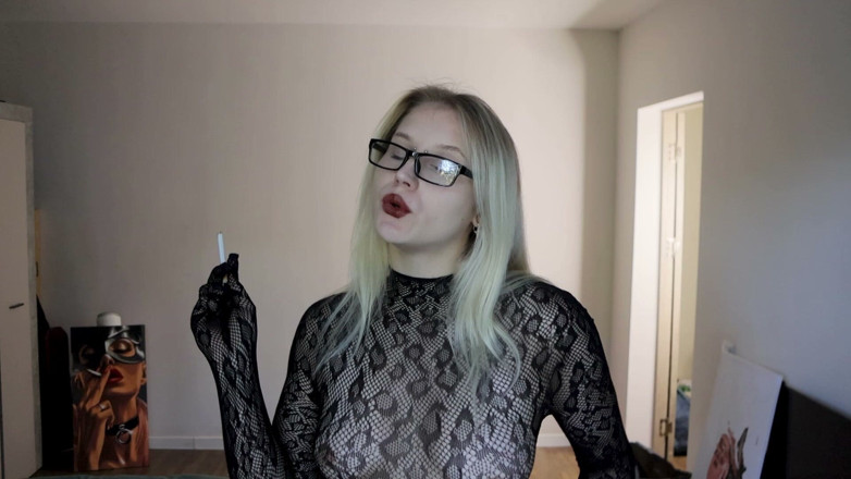 MertyXXX: Ashtray Girl
