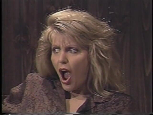 A Lesbian World: Calda regina bionda del porno degli anni '80 in lingerie sexy...