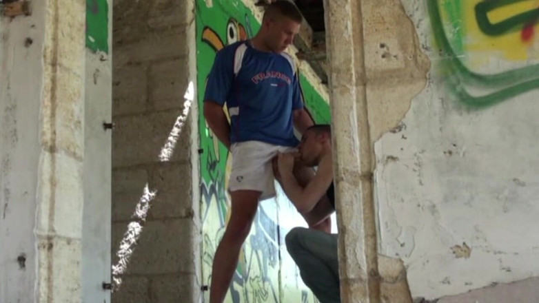 AMATOR PORN MADE IN FRANCE: French twink fucked rough by Jordan Fox outdoor