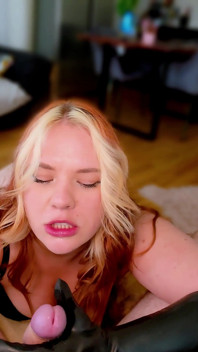 Un Démon BBW Dans Des Gants En Latex Me Vide