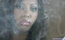 Spungy Gunk Films: Jazmine James istirahat merokok cepat