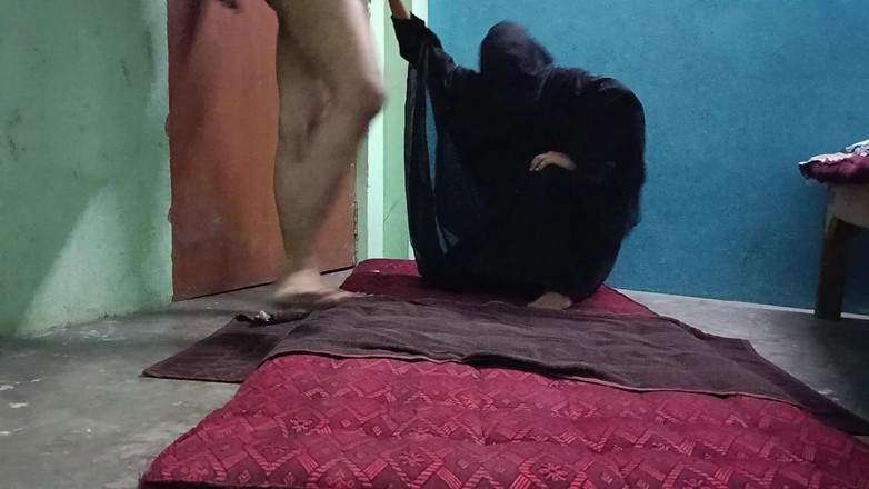 Aliyamonu: Jag knullade min väns fru i Hijab ensam i hennes...