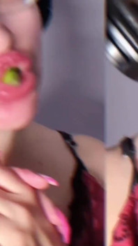 Asmr paprika mangia il pepe - asmr, occhiali, gianess, rossetto, grandi labbra, bocca, cibo, Feticcio del viso, unghie lunghe