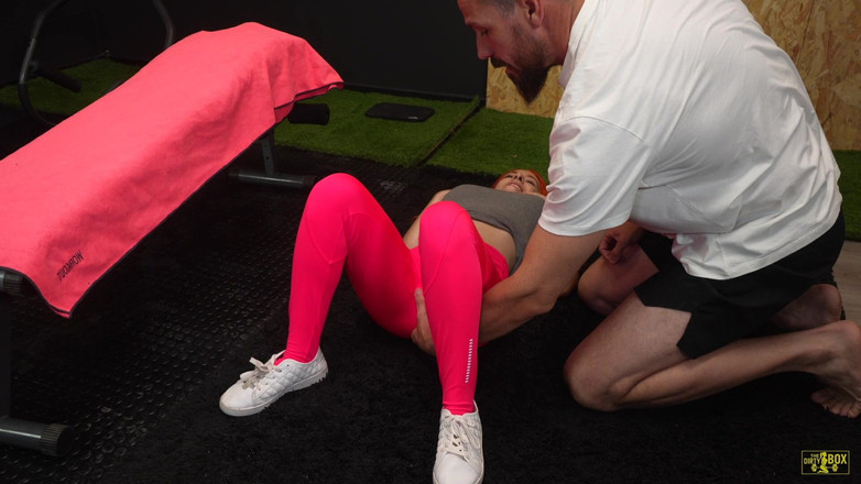 Mentes Sucias: Safira tombe dans le parc... Et Hume la termine dans...