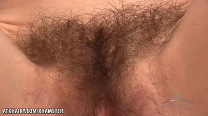 ATK Fans (Hairy): Hairy housewife cleans in the nude