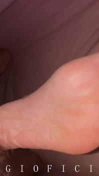 Usually 18 Year Old Teenagers Do Footjob Differently. with Special Passion
