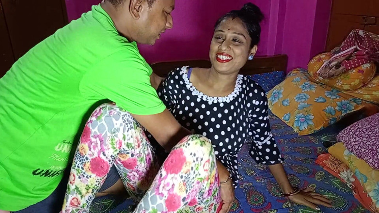 Bengali-coupel: พิ้งค์วาบี เบงกาลีอินเดีย เย็ดกับดาโวร์ และเริ่มต้นด้วยความเสียว