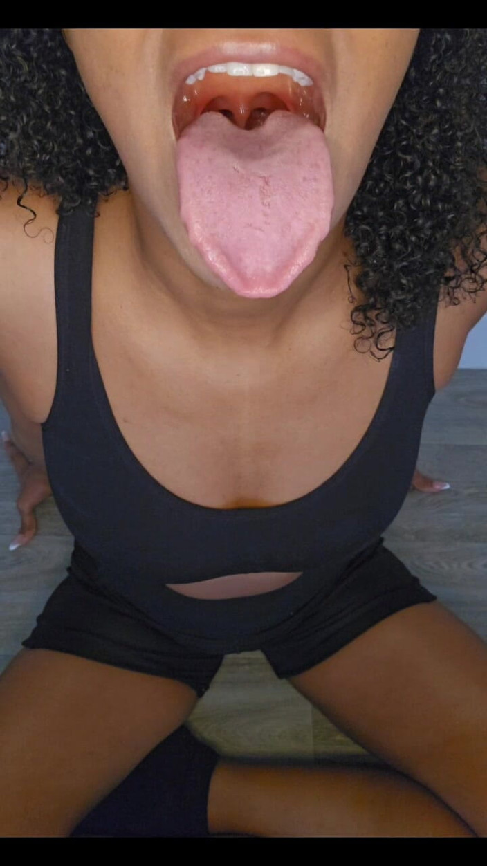 Bunnii: Massive Tongue