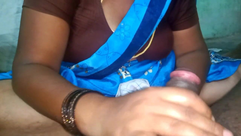 Priyanka314: Hintli desi ev hanımı güzel oral seks