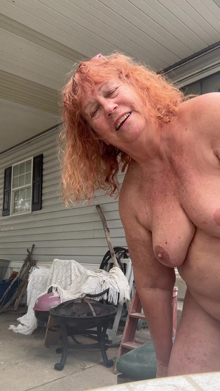 Big Ass 4 U: Provocante all'aperto