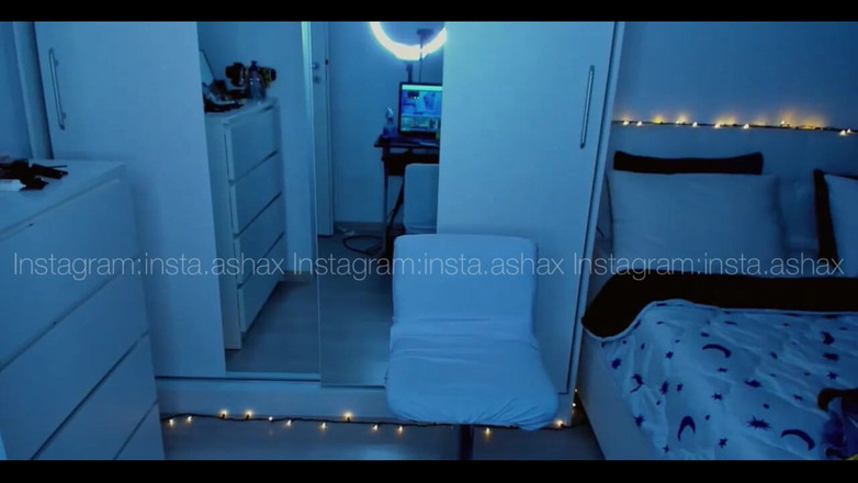 Ashamodel: 在我的裙子下骑乘坚硬的鸡巴