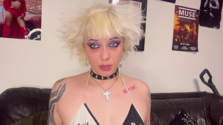 Glitterqueen1999: Лижу моего извращеного отчима