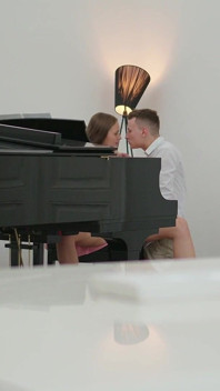 Joymii - Stacy menggoda guru muzik semasa pelajaran piano yang membawa kepada kemasan creampie panas