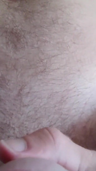Du wirst von einem verbalen, muskulösen Papi pOV und penetriert