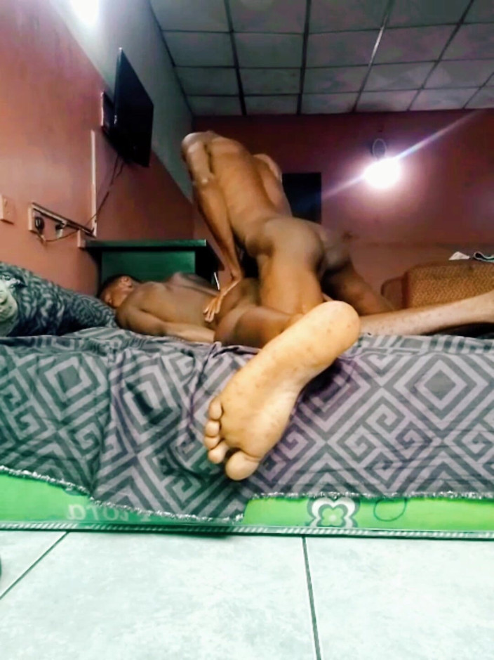 Black shooterr: Dua pelajar berkongkek di asrama kolej