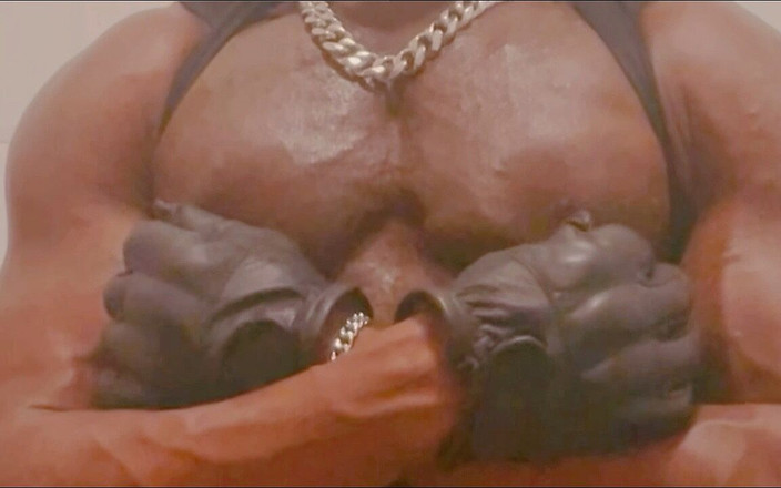 Black mature kinky muscle: Mainin toket dan kontol ayah tiri kulit hitam dengan toket...