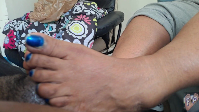 Foot Patrol: Blue Toejob n bohyně Bee a erotický uklidňující footjob