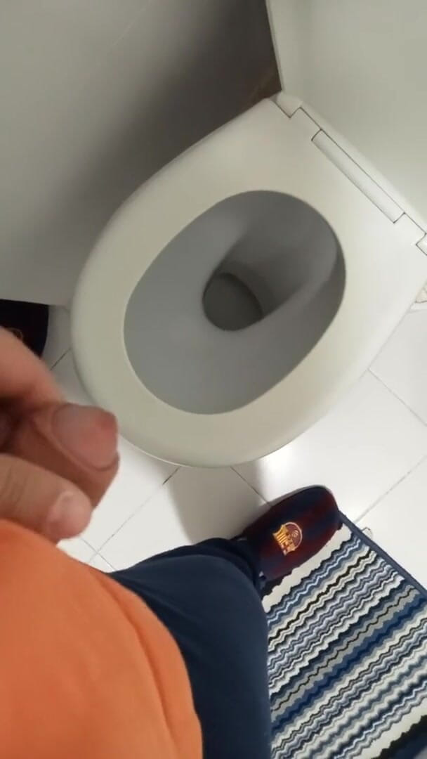 Romanian couple: Pula mea este pișată