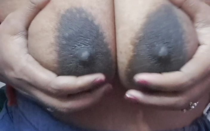 Tamil_rathi: Le tette e la figa di una zia indiana si...