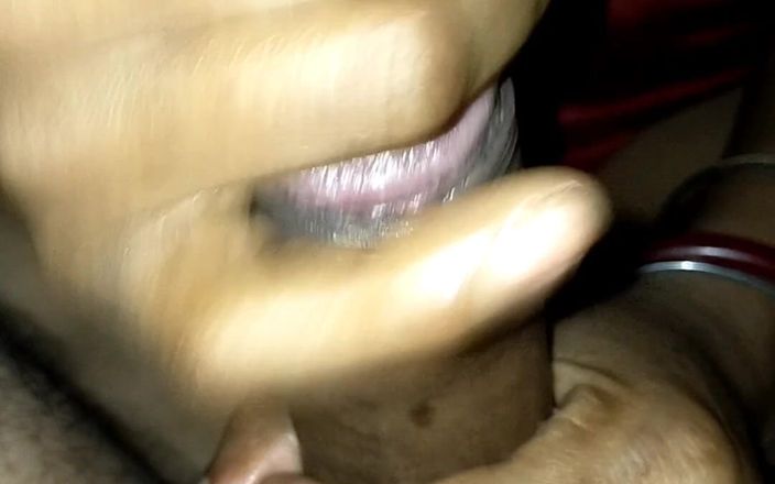 Maxxxx: Cô gái Ấn Độ sụt cu