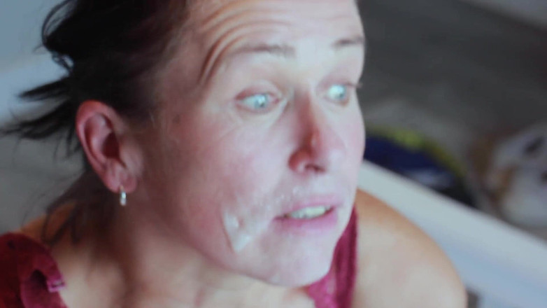 Suzy Love: Komşuma en iyi saksoyu verdi