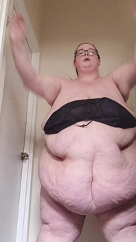 SSBBW STRIP DOKUCZAĆ I KRĘCIĆ