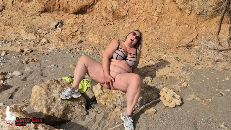 Lena Cox: Horny Wife Masturbates on the Beach