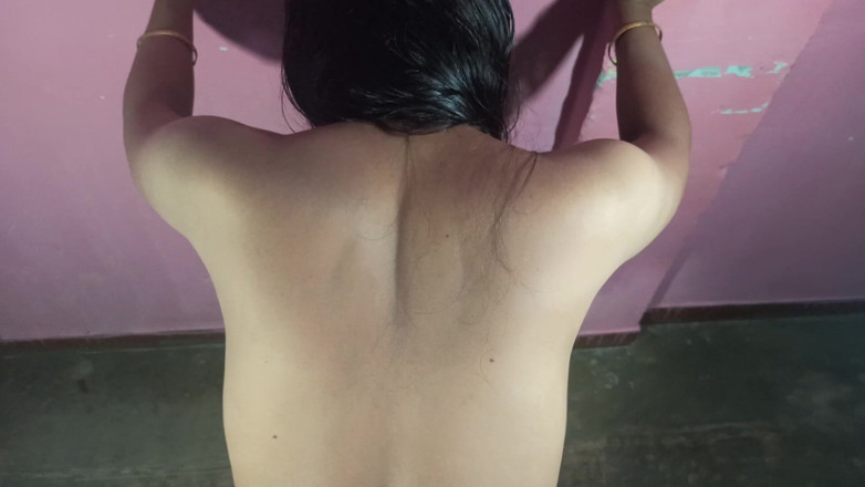 Namita: Desi indická velká prdel Bhbahji chlupatá kundička lízání a tvrdé šukání...