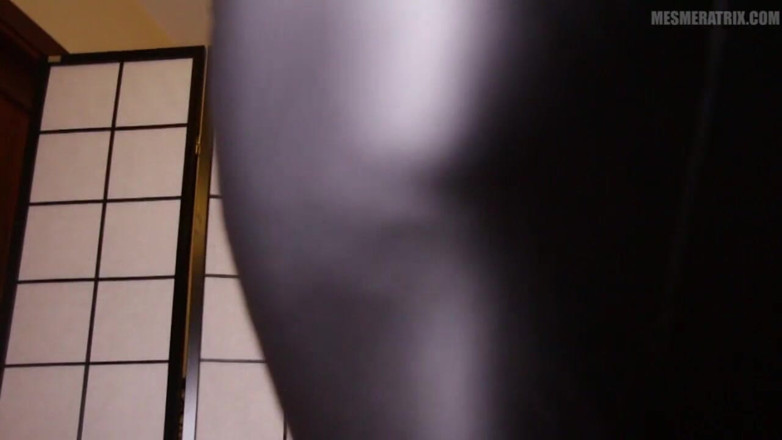 Lady Mesmeratrix Official: Ass leather skirt