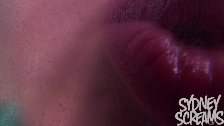 Sydney screams fetish: Uvězněn pod mými rtěnkami polibky - HD