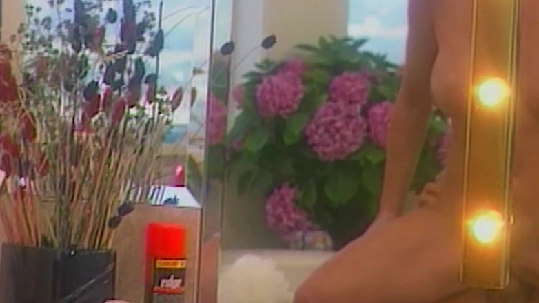 Onlyxfans: Kıllı amcıklı ateşli sarışın banyoda şımartılıyor