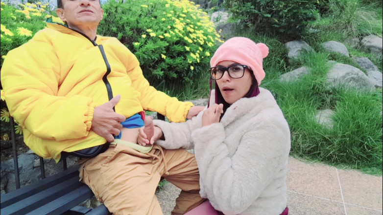 Lady: Büyük göğüslü, büyük götlü orta yaşlı seksi kadın sapık yaşlı...