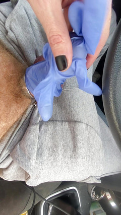 KinkMitch: Дрочка головою в машині