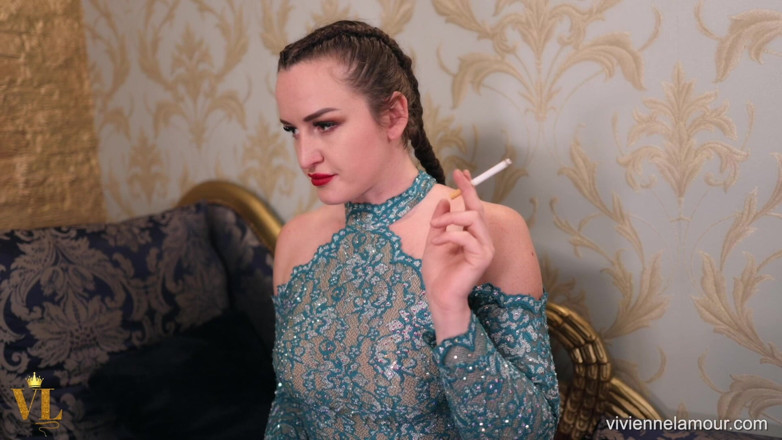 Vivienne l'Amour: Vivienne L'amour - Smoke and Stroke with Goddess 1080p Full HD