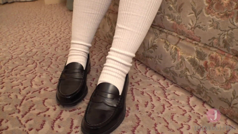 JAV Amateur: おまんこ汁を垂れ流し、先走りの精液を突き出し義父のチンポ挿入を懇願!