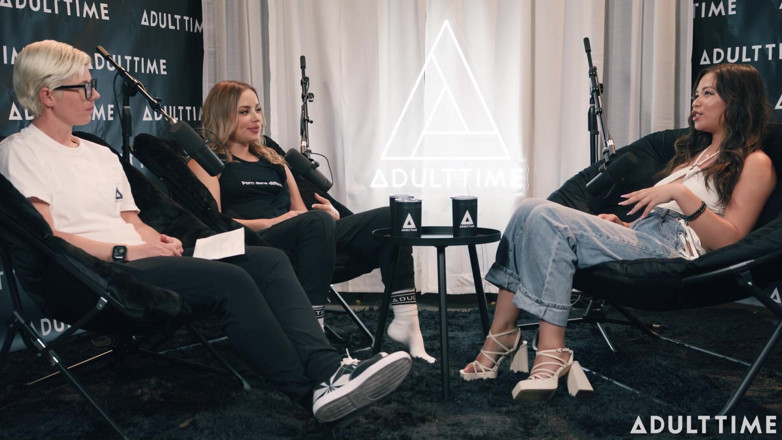Adult Time Podcast: Scarlett Alexis &amp; Anna Claire Clouds Pen*s Fingers &amp; Mile High Club |...