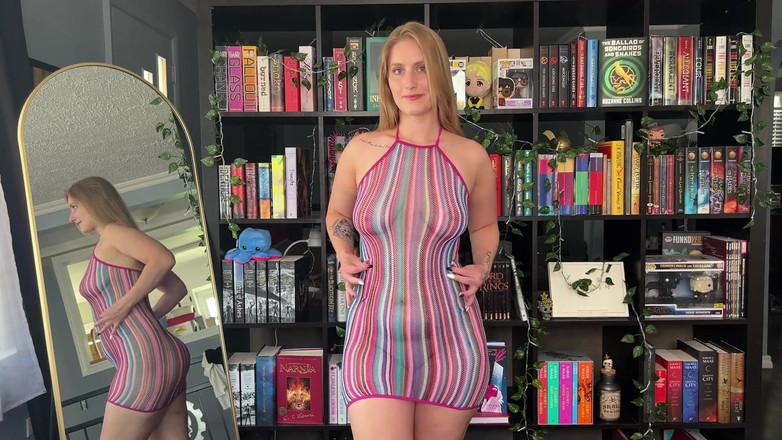 Nerdy Nympho: Zkoušení šatů s průhlednou síťovinou
