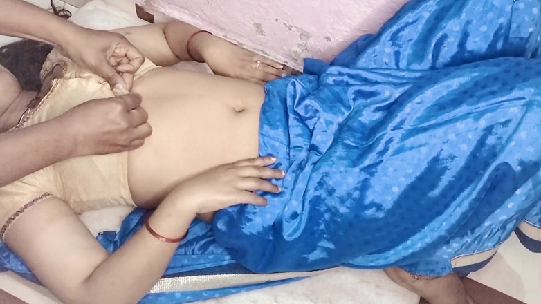 Sexy Girlfriend Girl: Une étudiante indienne se tape les grosses bites de son jeune...