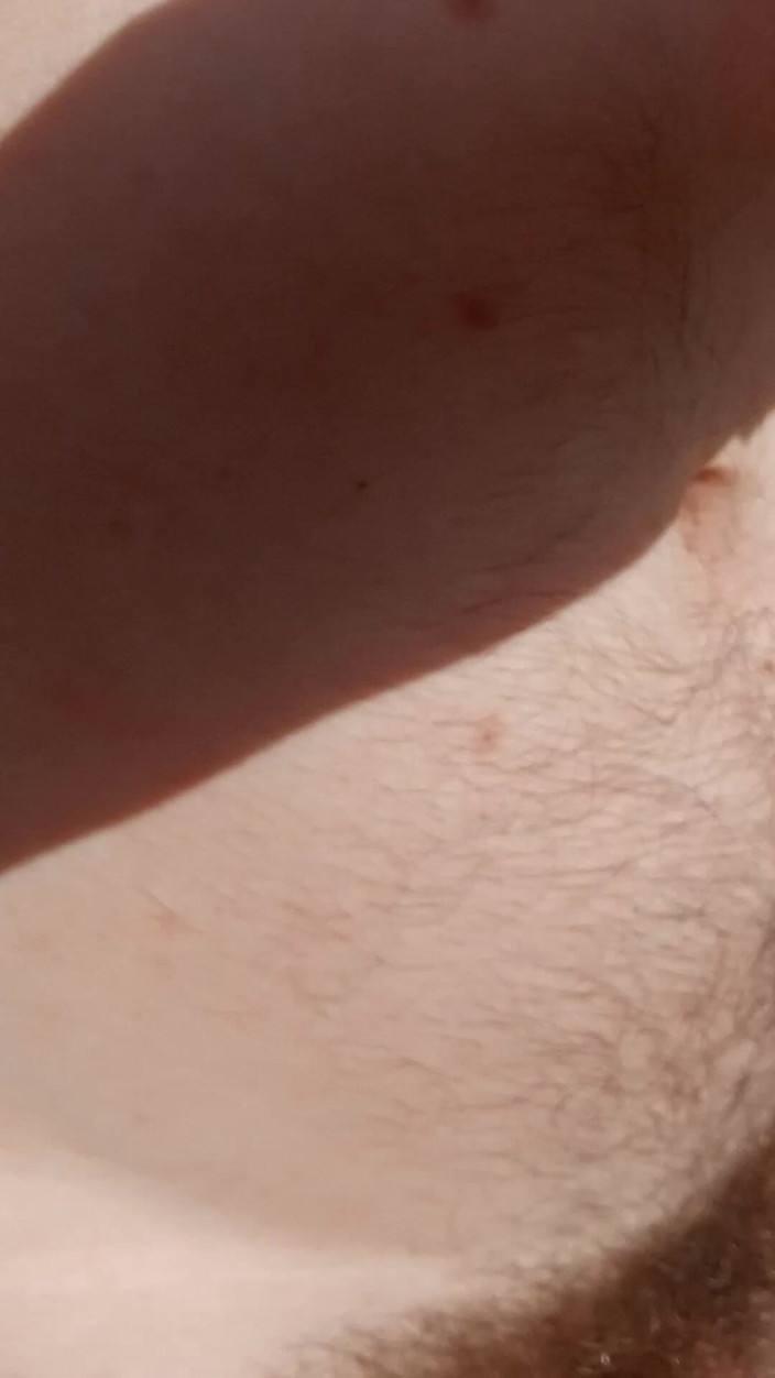 Deepthroat260: Chico desnudo exhibicionista caminando con polla