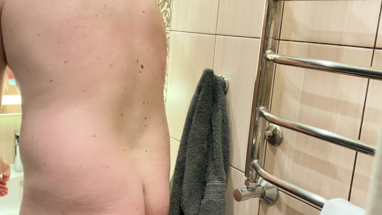 ArinaMills: Horny Stepmom Spies on Stepson and Brazenly Fucks Him - Russian...