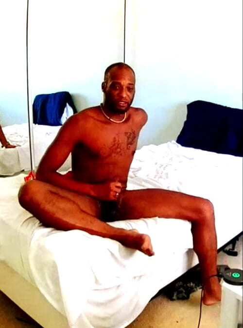 Kennie Jai: Masturbándose para un fan en la webcam!