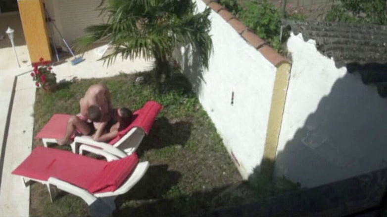 EXHIB BOYS: Секс на выставке с двумя французскими твинками, трахающимися в саду