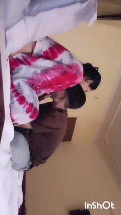 Sexgarl84: La fidanzata ha lasciato molto mentre parla con la cognata